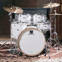 韓国大統領、首相にドラム贈る