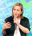 記者会見する小室哲哉=東京都中央区
