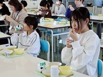 県産牛乳に理解深める　富山・池多小で食育授業