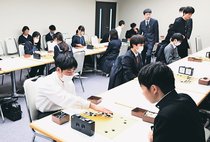 男子・松田さん（高岡龍谷２）、女子・宮寺さん（富山中部１）Ｖ　県高校秋季囲碁、団体代表は高岡（男子）富山中部（女子）