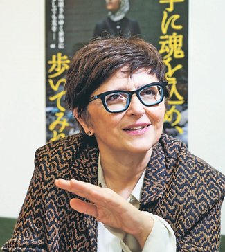 けさの人<br />ガザの女性との交流を描いた映画「手に魂を込め、歩いてみれば」の監督のセピデ・ファルシさん
