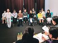 晴れ舞台へ気持ち高める　砺波・出町子供歌舞伎出演児童が指導者と顔合わせ