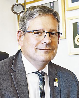 けさの人<br />「デフリンピック」を主催する国際ろう者スポーツ委員会会長のアダム・コーサさん