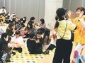 歌やアート、親子で楽しむ　滑川市子ども図書館１０周年イベント
