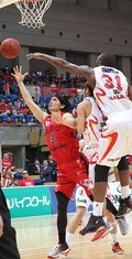 グラウジーズ逆転で先勝　岩手に７０－６１