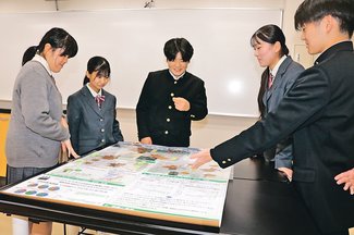 ＜未来へつなＧＯ！＞富山第一高校・自然科学部（富山市）<br />代々 有峰湖周辺を調査