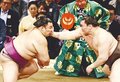 朝乃山、強烈張り手に初黒星　九州場所3日目