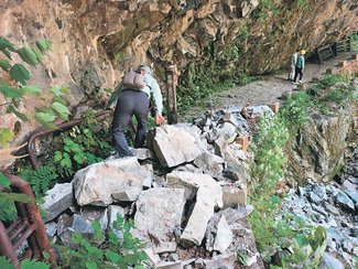 「猿飛峡」遊歩道に落石　復旧に数年かかる見通し、トロッコ全線開通後か