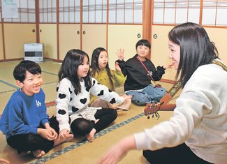 Ｃｈｅｅｒ ｕｐ！富山のこどもたちへ<br />自由学舎<ruby>Ｅ<rp>（</rp><rt>エ</rt><rp>）</rp></ruby><ruby>Ｕ<rp>（</rp><rt>ウ</rt><rp>）</rp></ruby><ruby>ＲＥ<rp>（</rp><rt>レ</rt><rp>）</rp></ruby><ruby>ＫＡ<rp>（</rp><rt>カ</rt><rp>）</rp></ruby>（富山市）