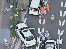 盗難車暴走、歩行者ら１１人死傷　東京・足立区、窃盗疑い男逮捕