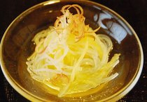 キンシウリと春雨の酢の物