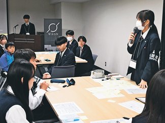 平和への思い継承　富山市で高校生ら空襲体験者と対話