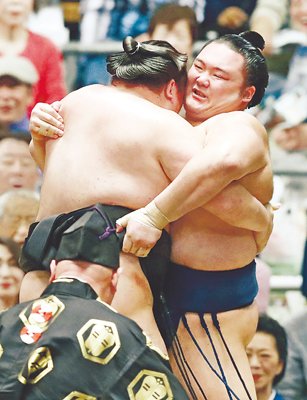 朝乃山連敗、苦い千秋楽　春場所８勝７敗