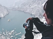 県内降雪、１０地点で氷点下　庄川峡雪景色、水墨画の趣