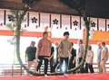 茅の輪くぐり無病願う　富山・日枝神社で夏越の大祓