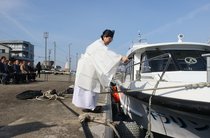 滑川漁港で「キラリン」の安全運航祈願　４月１日からほたるいか海上観光