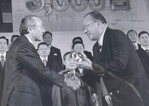 車３０００台セールスの「殿堂入り営業マン」が富山に　意外な素顔と営業の神髄とは？