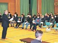 南砺市教委、福光地域の統合案を保護者らに説明