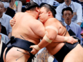朝乃山６勝目、正代を寄り切り　大相撲名古屋場所１３日目