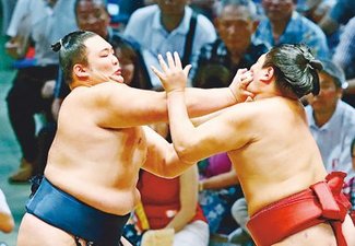朝乃山 十両優勝に王手　１１勝目、新入幕へ前進