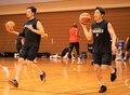 グラウジーズ本格始動　ゴメスＨＣ「昨季より速いバスケ」