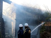 富山市横越で建物火災（２２日）