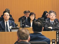 異例の事態、市民注視　黒部、上坂副市長が辞表提出