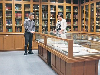 ＜回顧２０２４＞文学<br />ヘルン文庫１００年 蔵書に光／宮本輝「潮音」が完結