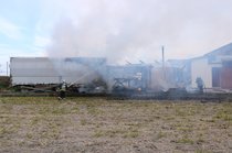 小矢部の事業所で火災