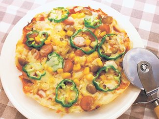 親子でクッキング<br />お餅の具だくさんピザ