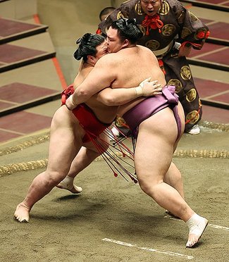 朝乃山 万全の寄り６連勝　７月場所６日目