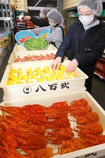 家族で囲んで楽しい新年を　県内でおせち作りピーク