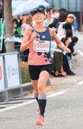 女子２位の平野、「きれいな海」励みに　富山マラソン