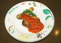 ハンバーグ　トマト＆ピーマンソース