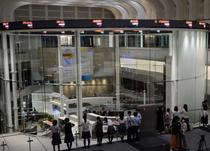 東証、午前終値は５万３８７４円