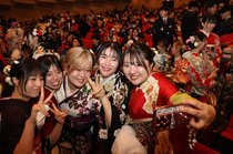 周囲に感謝し節目祝う　砺波で二十歳の集い