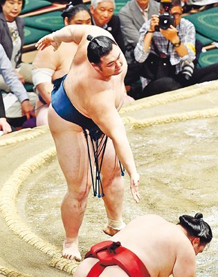 トップ下し白星先行　６勝５敗　大混戦で優勝に望み