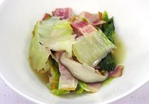 ベーコンと白菜のバター蒸し