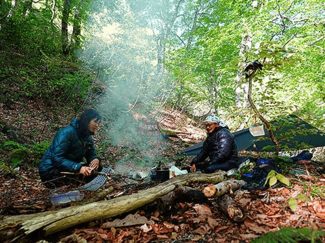 源流居酒屋（７）毛針釣り<br />渓流に「今年もよろしく」