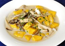 カボチャのニョッキ　キノコクリームソース