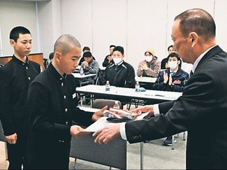 氷見大会試合開始は日曜午前８時半　北日本新聞朝間野球、参加チーム増図る