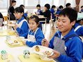 北方領土を給食で学ぶ　黒部の小中学校と幼稚園、根室産タラ味わう