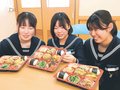  砺波の野菜たっぷり「となベジ弁当」できた！　考案の出町中生が試食、２月発売