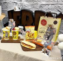 【タリーズ】ピンクから“チーズ色”へ　『トムとジェリー』コラボ新作は“反則級の可愛さ“　一足先に体験してきた