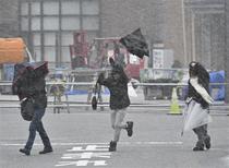 １２日明け方にかけて大雪の恐れ　県内