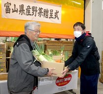 障害者施設とこども食堂に秋冬野菜贈る　県野菜出荷組合協