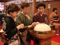 日頃の感謝込め針供養　富山・日枝神社で県和服裁縫組合