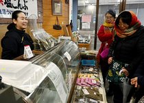 昆布の魅力堪能　富山で「まちなかよろこんぶツアー」