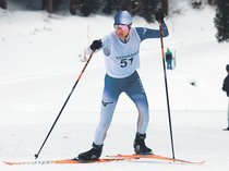三宅、１・３秒差の接戦制す　県高校スキー、距離女子フリー<br />