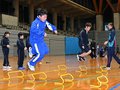 現役陸上選手と交流　氷見で教室、市内児童が走る・跳ぶ・投げる学ぶ